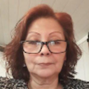 Meet your Posher, Amparo